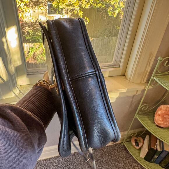 🖤 Classic VTG COACH 3105 Black Leather Pocket Purse Brass Turnlock Crossbody - Picture 8 of 15